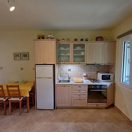 Ktima Pyroessa Apartments - Yellow Apartment Thanos Buitenkant foto